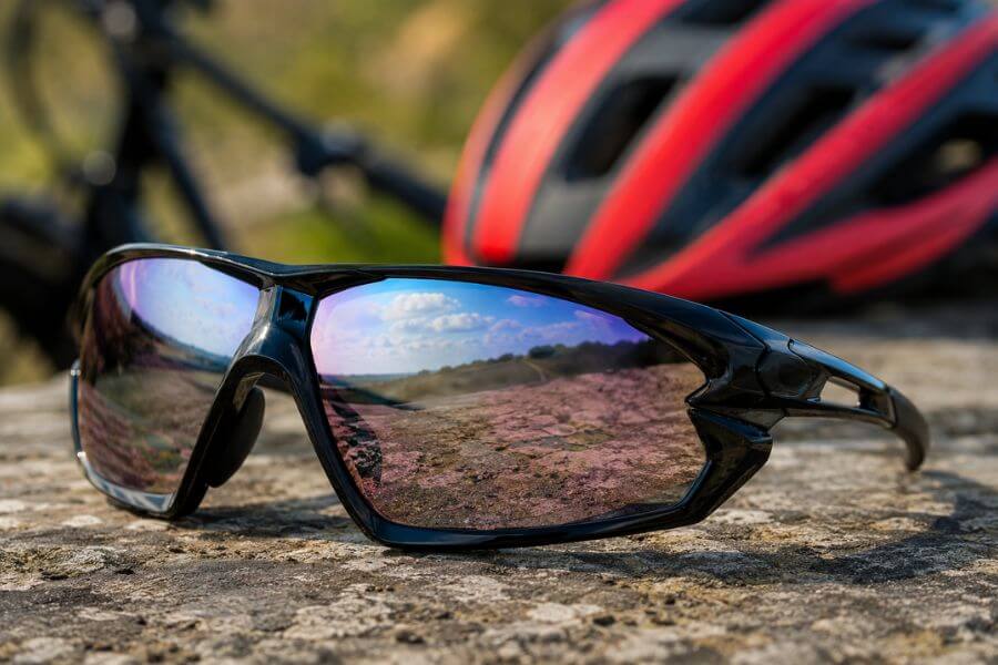 8 Best Polarized Cycling Sunglasses Under $100 spospo10